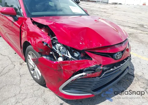 2023 Toyota Camry Le z USA, uszkodzony, nr VIN 4T1R11AK2PU121962